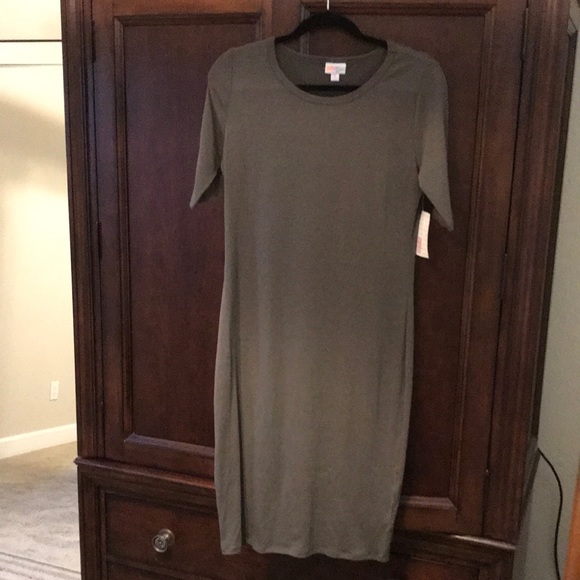 LuLaRoe Julia - Picture 1 of 3